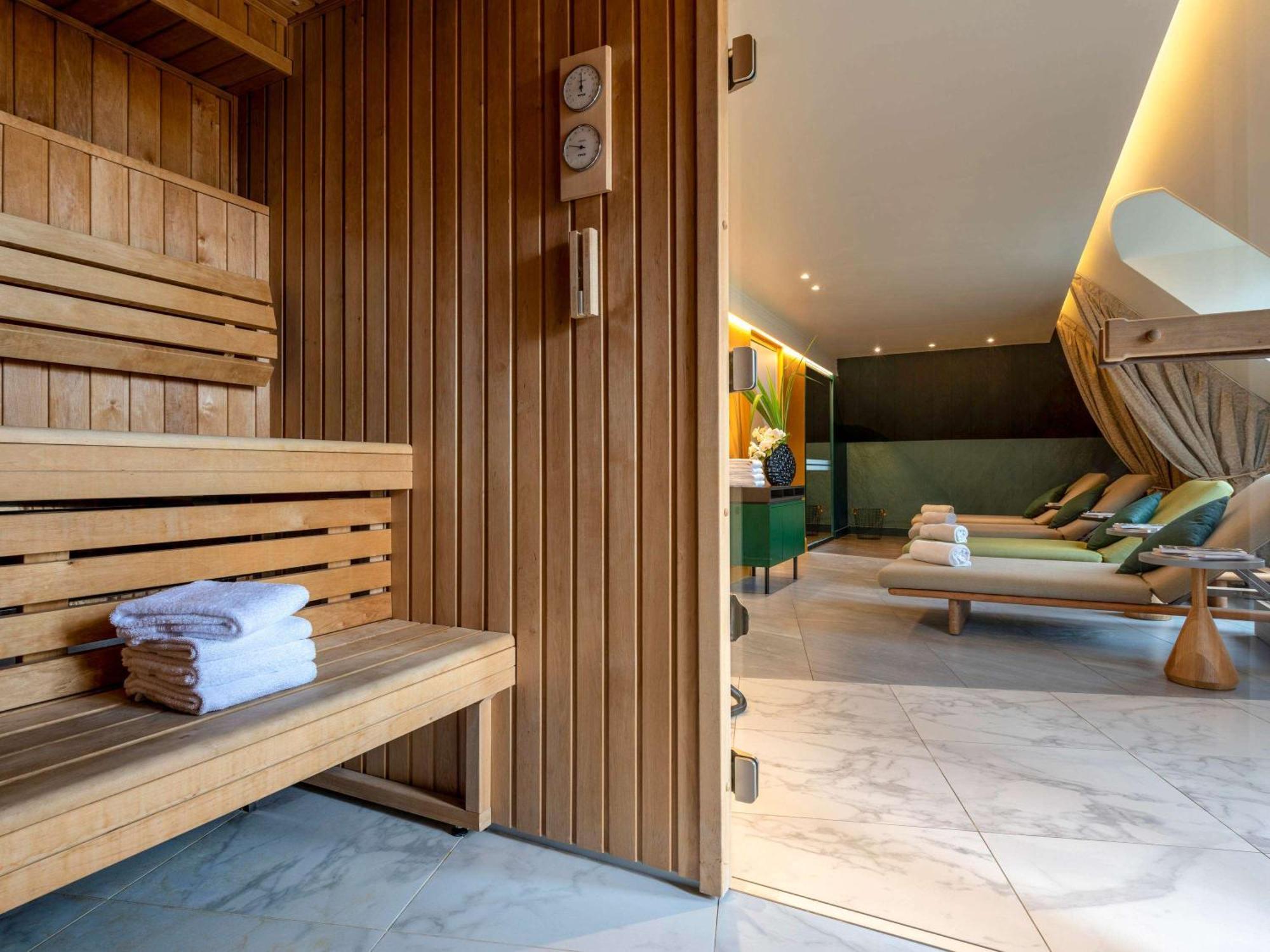 Le Louis Château - Mgallery Hotel 4*